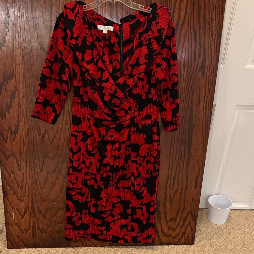 Kay Unger Red and Black Long Sleeve Dress